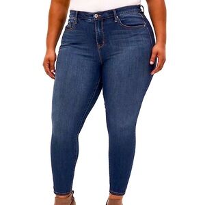 COPY - Women’s plus size Torrid sky high skinny premium stretch jeans!